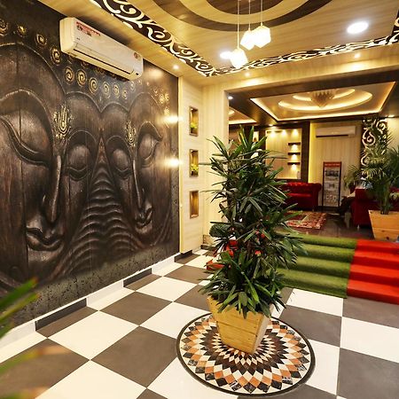 The Grand Orion Hotel Chinhat Exterior photo