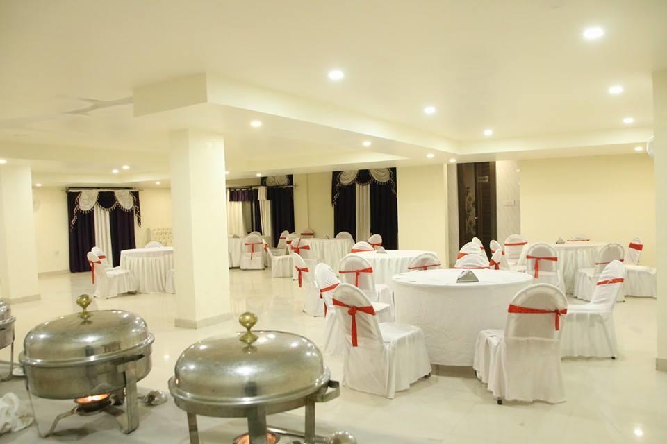 The Grand Orion Hotel Chinhat Exterior photo