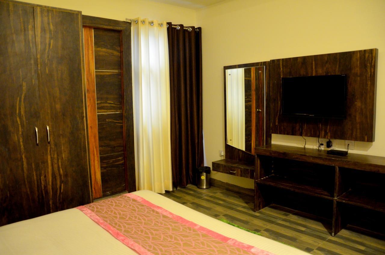 The Grand Orion Hotel Chinhat Exterior photo